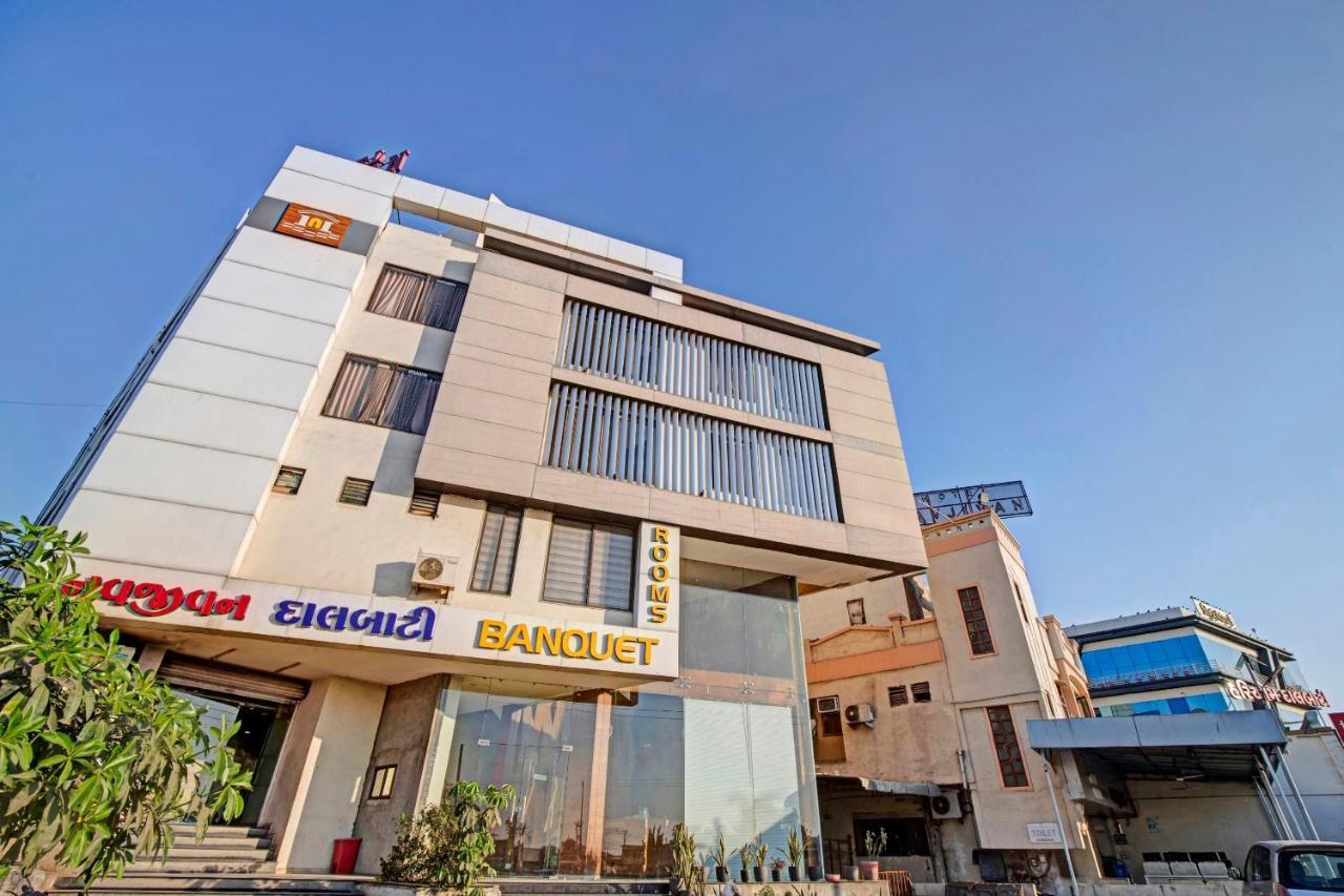 Hotel Navjivan Himatnagar Eksteriør billede
