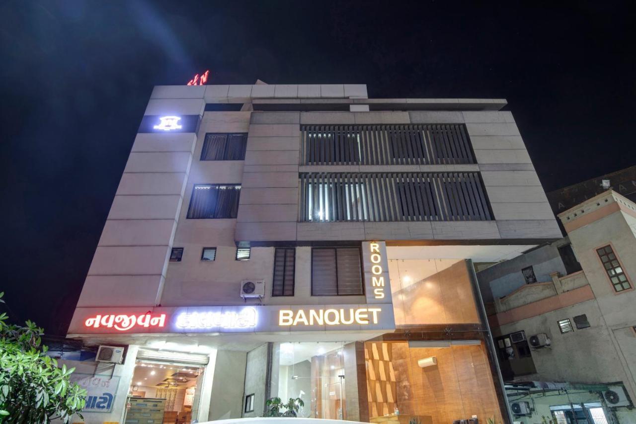 Hotel Navjivan Himatnagar Eksteriør billede
