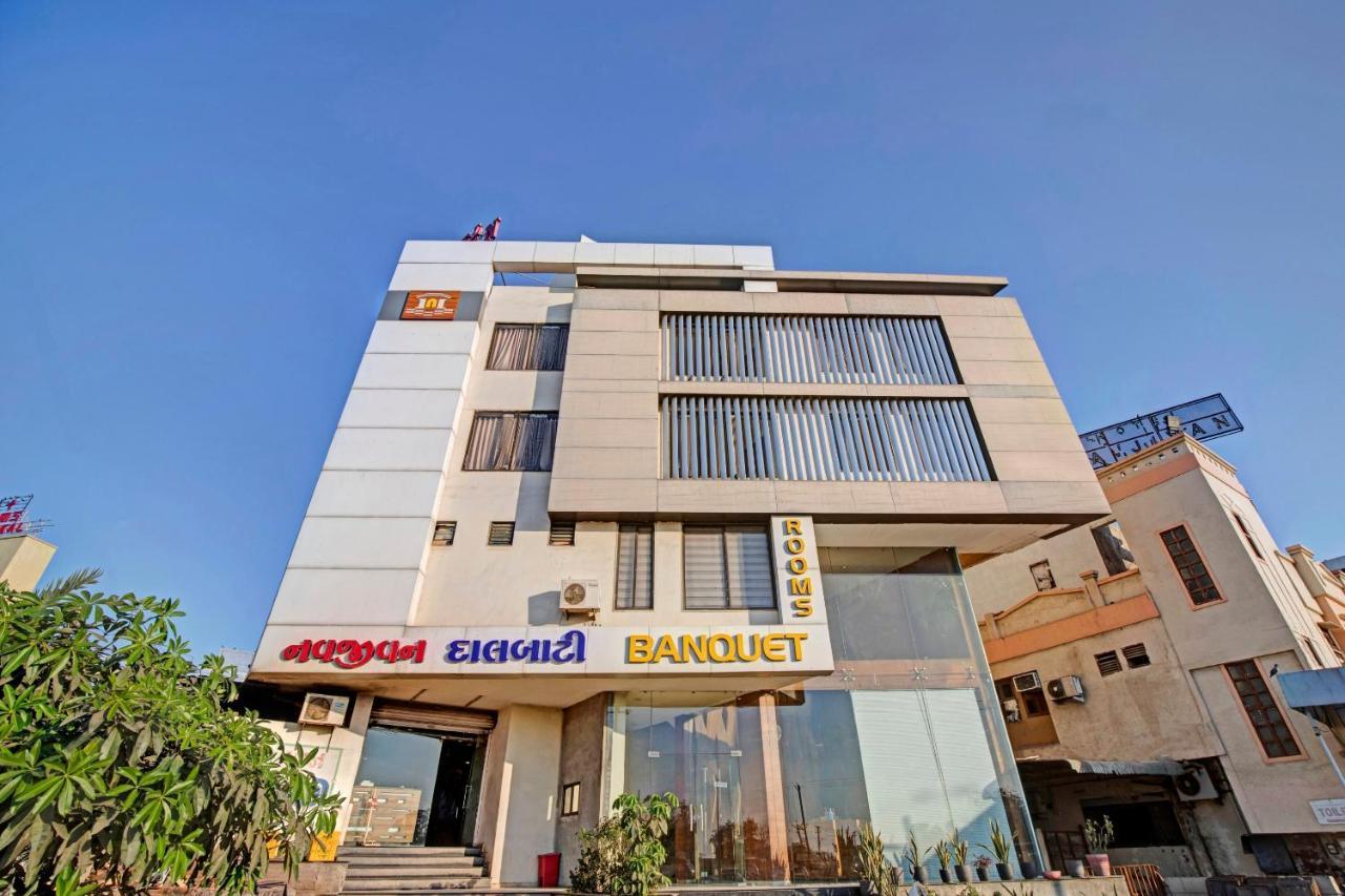 Hotel Navjivan Himatnagar Eksteriør billede