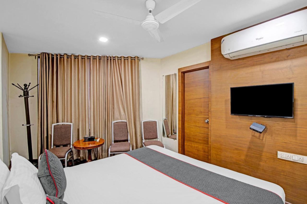 Hotel Navjivan Himatnagar Eksteriør billede