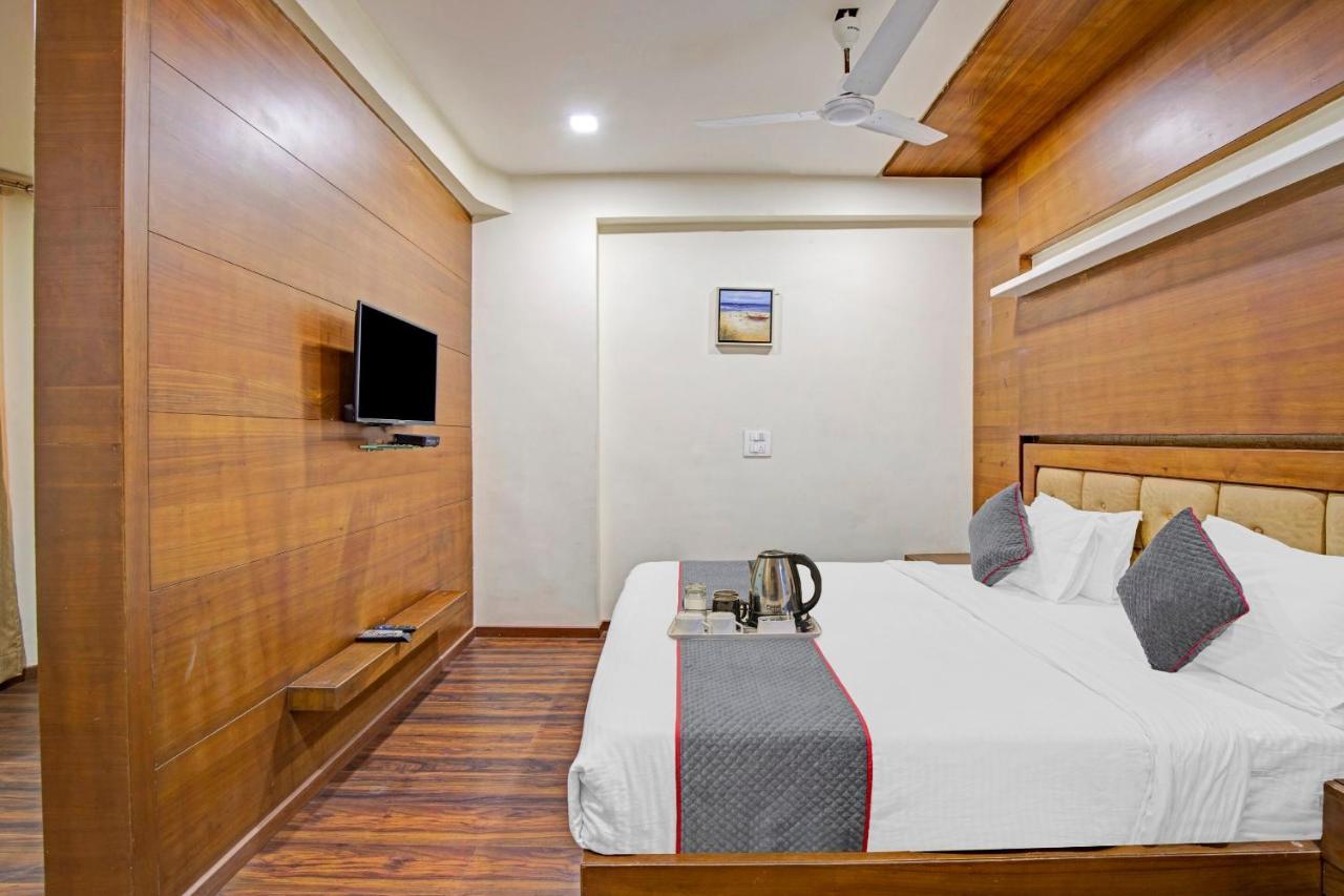 Hotel Navjivan Himatnagar Eksteriør billede